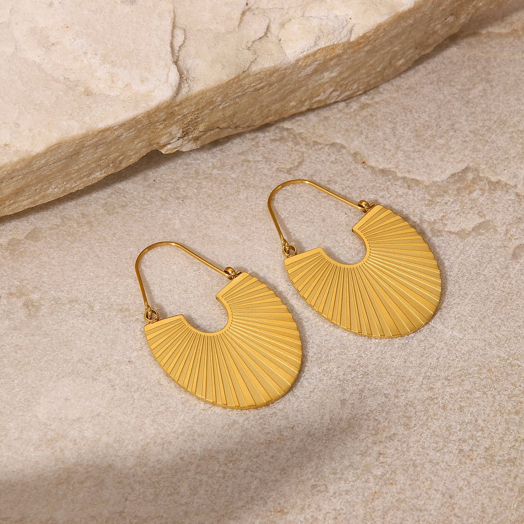 18K Gold Scalloped Rib Earrings – Scandinavian Designer Style