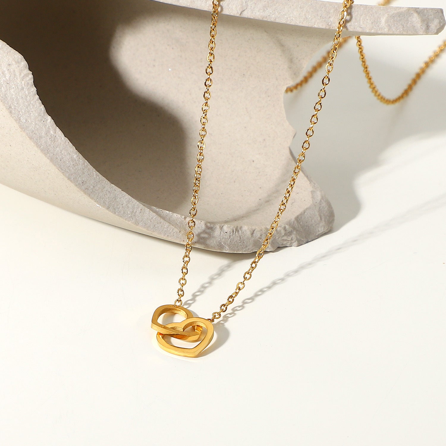 18K Gold Double Heart Necklace – Elegant Romantic Gift