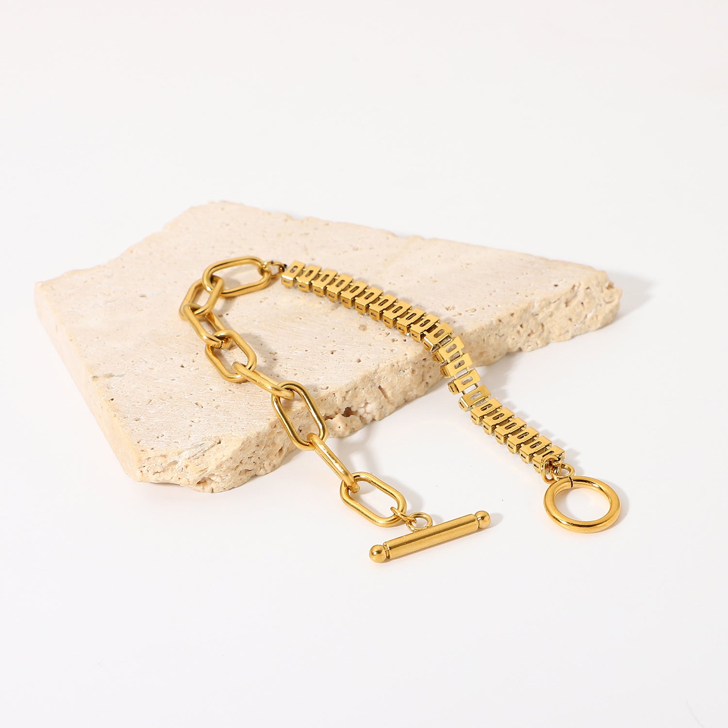 18K Gold Exaggerated OT Buckle Design Bracelet for Women
